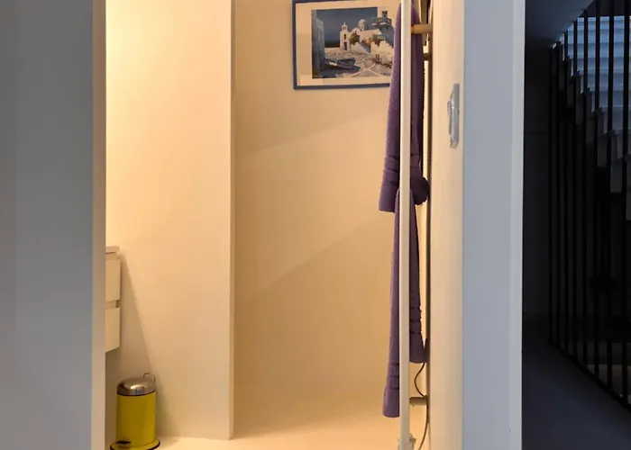 Chambre Cozy Spacieuse, Intra-Muros, Clim, Parking