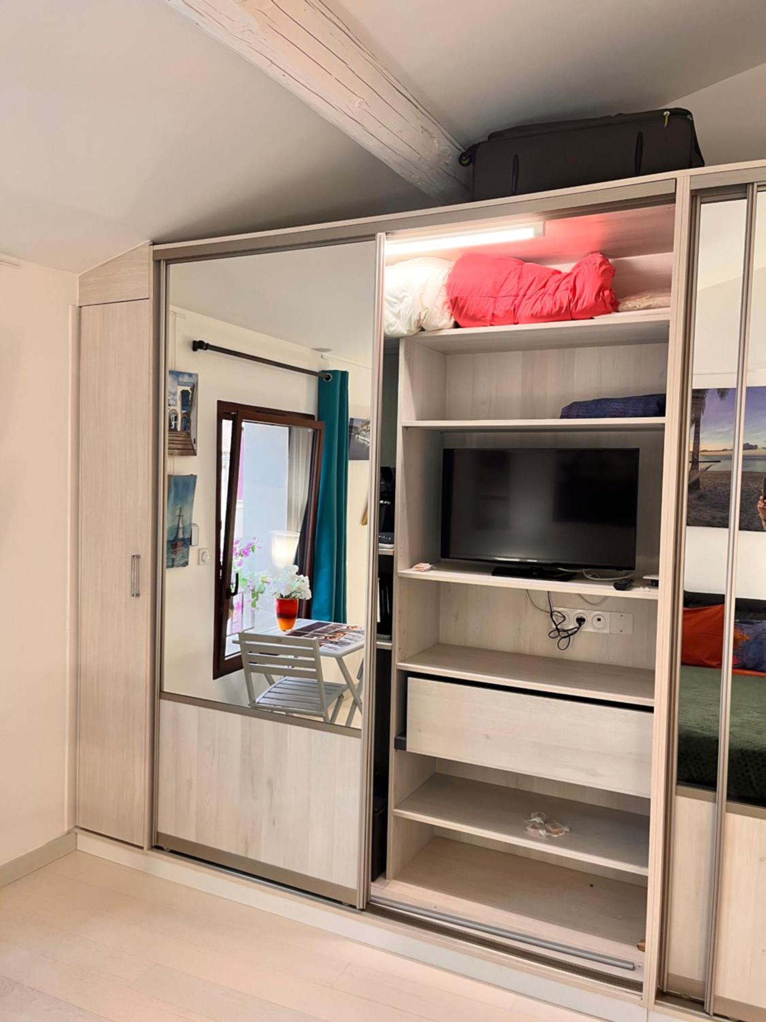 Homestay Cozy Spacieuse, Intra-muros, Clim, Parking *